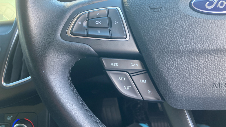 Ford Focus 1.0 EcoBoost 125 Titanium 5dr Petrol Hatchback